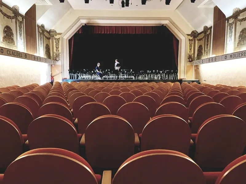 Le théâtre avant le concert